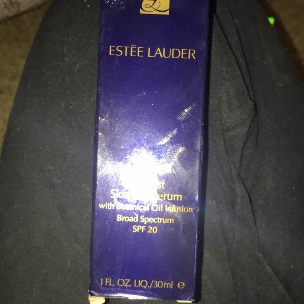 Estee Lauder Foundation skin tint serum  - Deep Blue Packaging